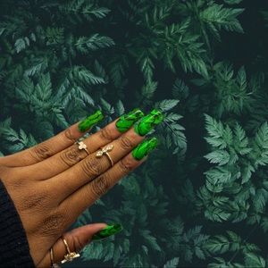 Glow Luxury press on nails